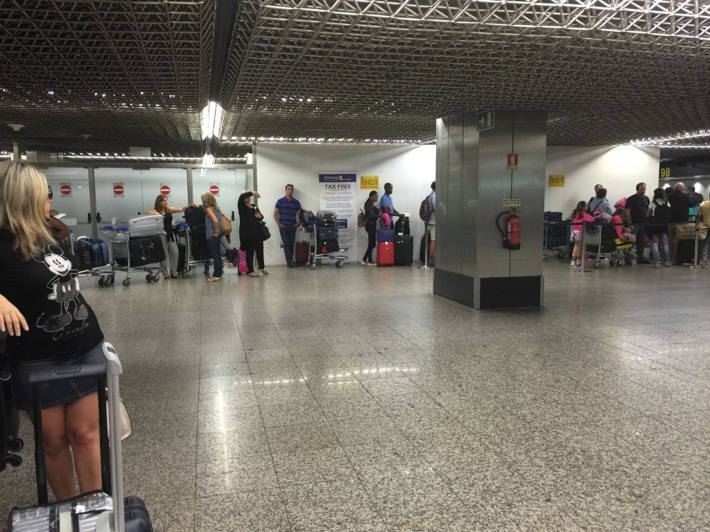 VAT refund line Lisbon Airport