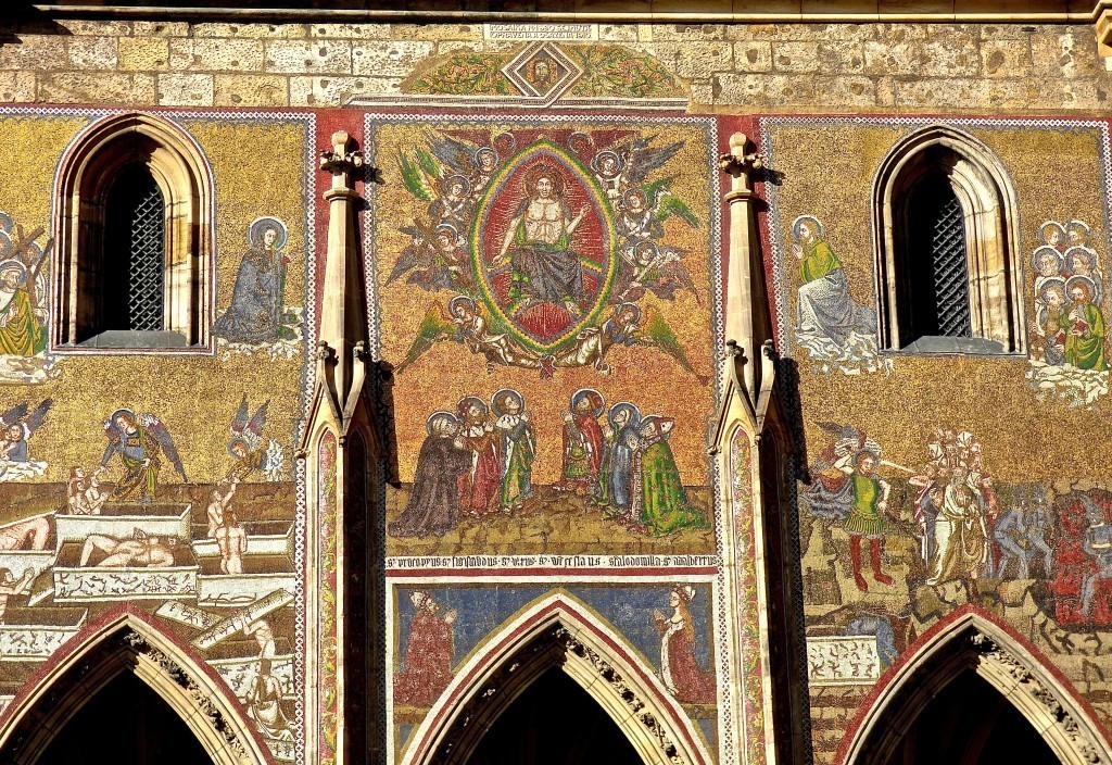 Wenceslas Chapel and the Golden Portal.