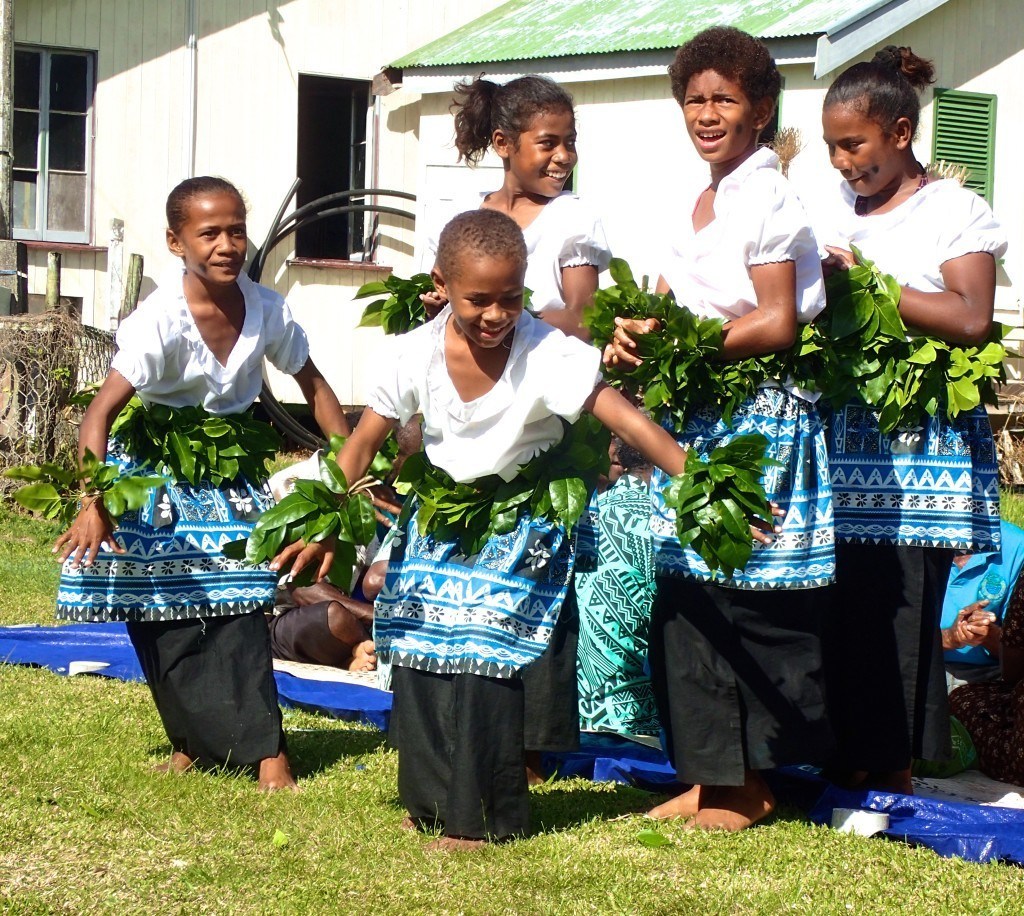 Fijian girls dancing
