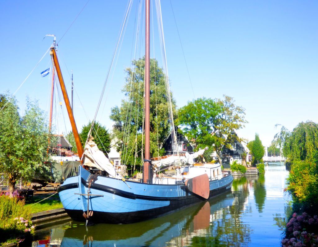 Charms of Holland with City Discovery Tours