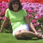 Brunette in the Dubai Miracle Garden